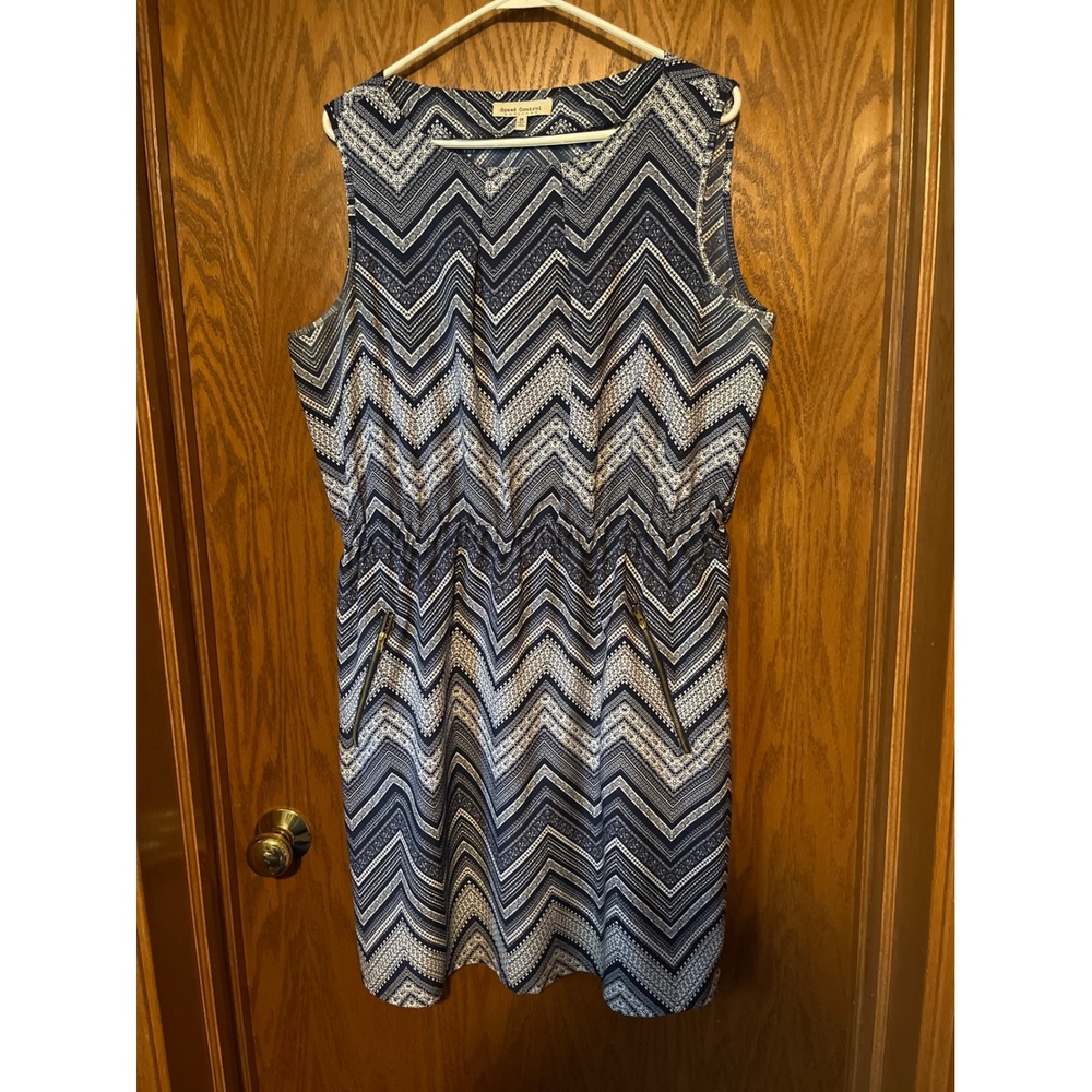 Speed Control New York Navy Blue White Chevron Zig Zag Sleeveless Dress 1X